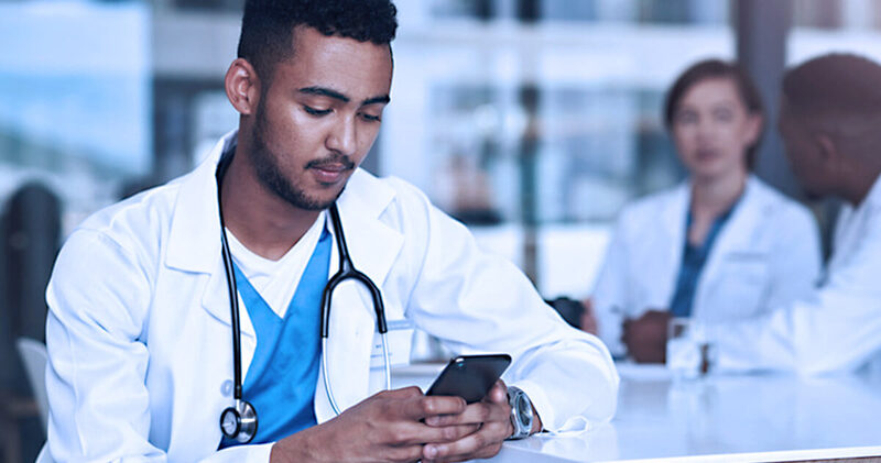 gestao de clinicas medico no celular
