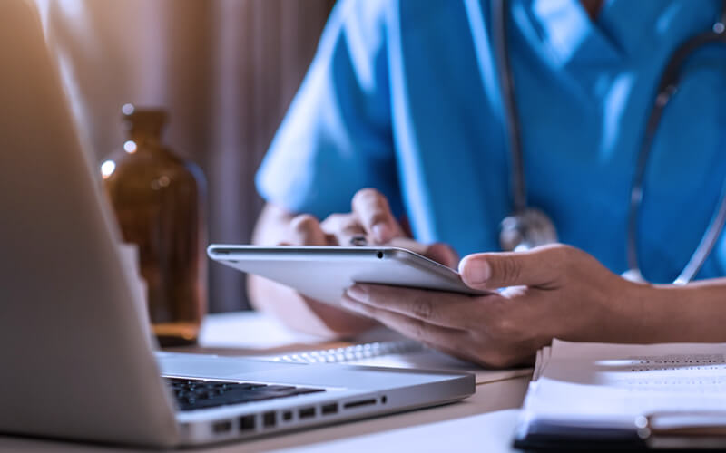 Nanotecnologia na medicina: o que é e quais seus impactos 5 nanotecnologia na medicina medico no celular