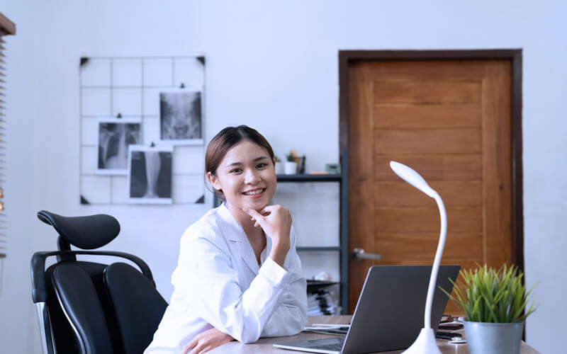 CRM Digital: como obter esse documento digital e quais os benefícios? 3 crm digital medico no consultorio