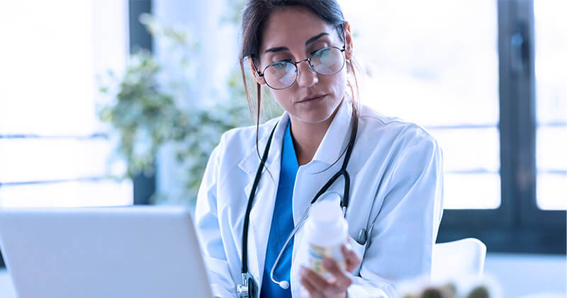 Entenda a importância de realizar a dispensação de medicamentos da forma correta! 7 dispensacao de medicamentos medica no consultorio