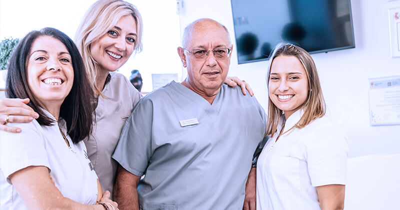 O que é e como funciona o paliativismo no Brasil? 7 paliativismo profissionais se abracando