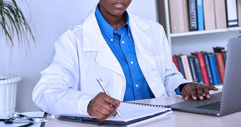 auditoria de prontuario medico no consultorio