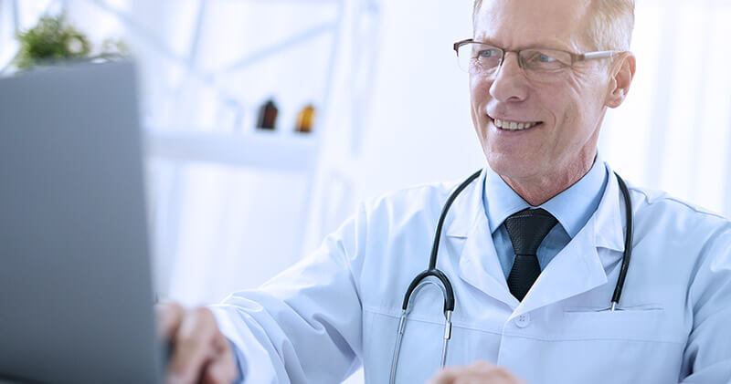 repasse medico medico no computador