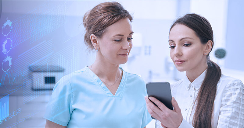 Veja os benefícios de ter um site médico e exemplos para você se inspirar! 6 site para medico profissionais conversando