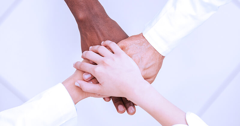 Entenda o funcionamento de uma clínica multidisciplinar e os passos para abrir! 1 clinica multidisciplinar equipe terapeutica