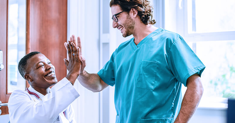 Entenda o funcionamento de uma clínica multidisciplinar e os passos para abrir! 3 clinica multidisciplinar profissionais