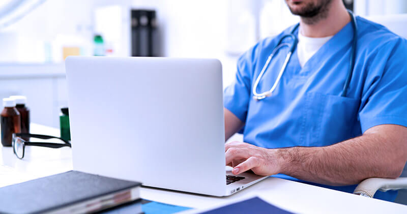 compliance na saude medico pesquisando