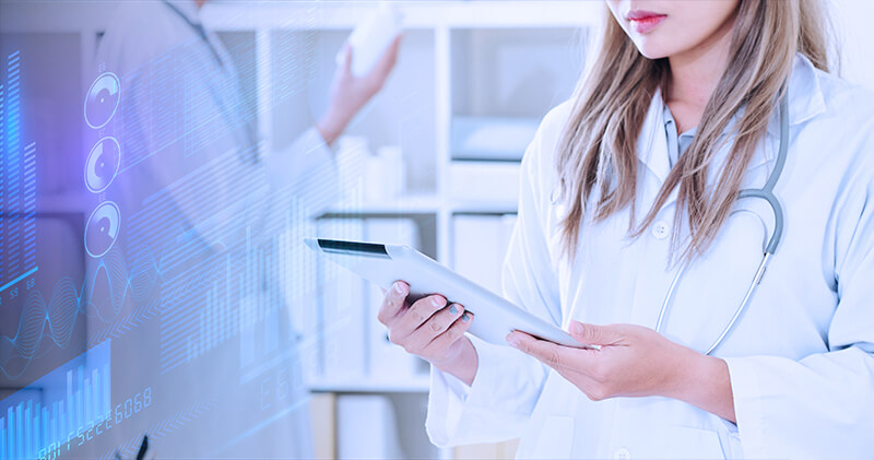 Conheça os 6 pilares da governança clínica e como implementar na sua clínica! 9 governanca clinica tablet