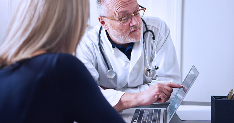 O que é um paradigma médico e quais os impactos desse conceito na relação médico-paciente? 8 paradigma medico atendimento