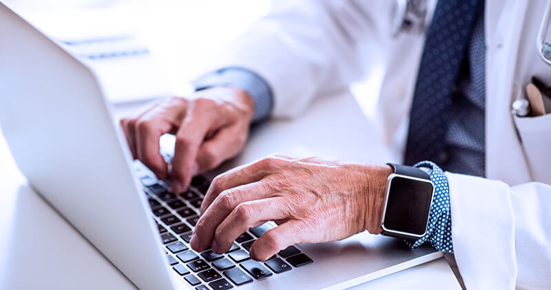 Aprenda a fazer um bom controle de pagamento dos pacientes na clínica! 2 controle de pagamento mesa medica