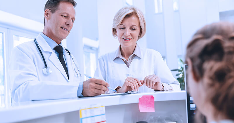 Veja os principais requisitos para a contratação de uma secretária clínica! 6 secretaria clinica marcacao de consulta
