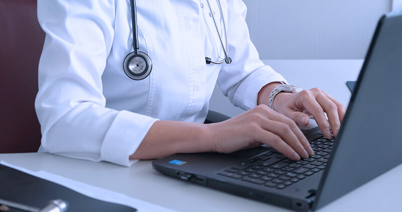 Veja como funciona o modelo de estoque consignado em clínicas médicas! 5 estoque consignado computador