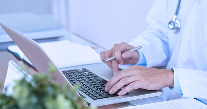 avaliacao de desempenho para medicos laptop