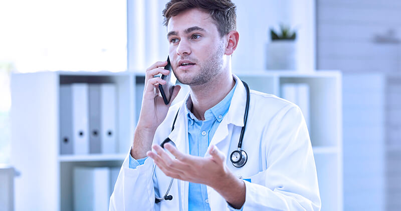 O que fazer quando o paciente envia mensagem de cancelamento de consulta? 7 mensagem de cancelamento de consulta medico ao telefone