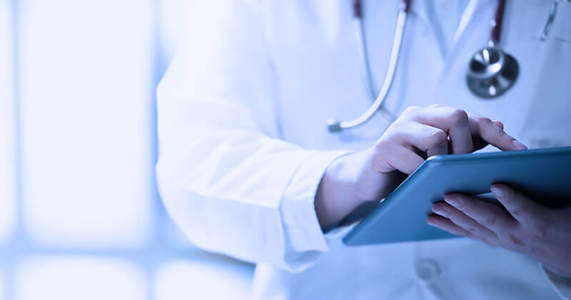 Como acompanhar e analisar indicadores de desempenho em clínicas? 11 indicadores de desempenho tablet