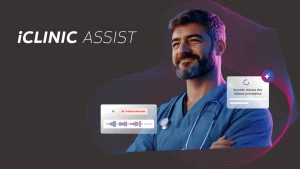 Médico sorrindo enquanto usa o iClinic Assist, ao lado do logo da ferramenta de soluções de IA da Afya iClinic.